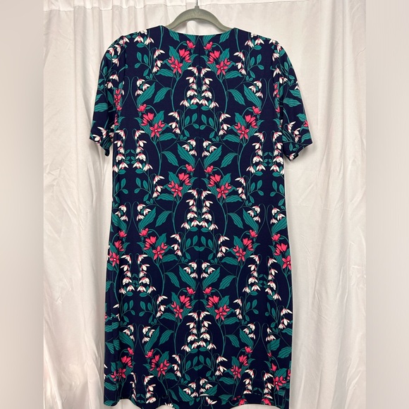 Draper James navy/pink/green floral short sleeved v-neck shift dress, size M - Picture 5 of 10